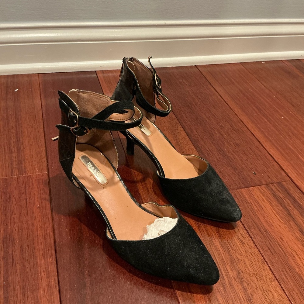 mark. Black Ankle Strap Heels
